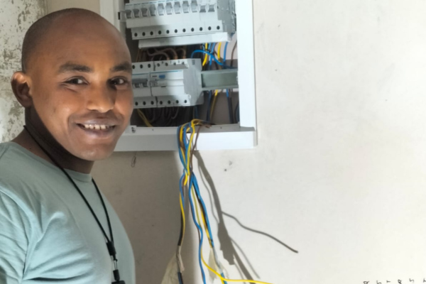 Jerusalem’s Electrician – Fkadu